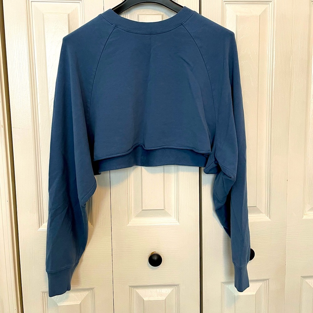 ALO cropped sweatshirt, size small, blue
